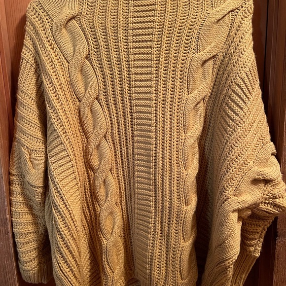 She & Sky sweater - Picture 2 of 5